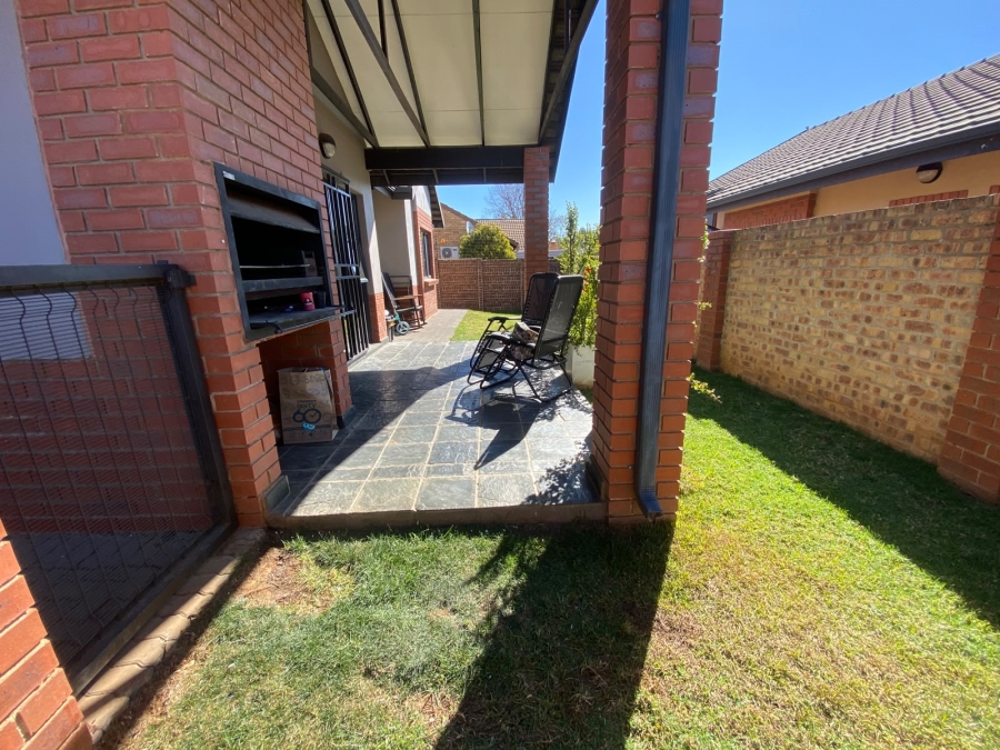 3 Bedroom Property for Sale in Equestria Gauteng