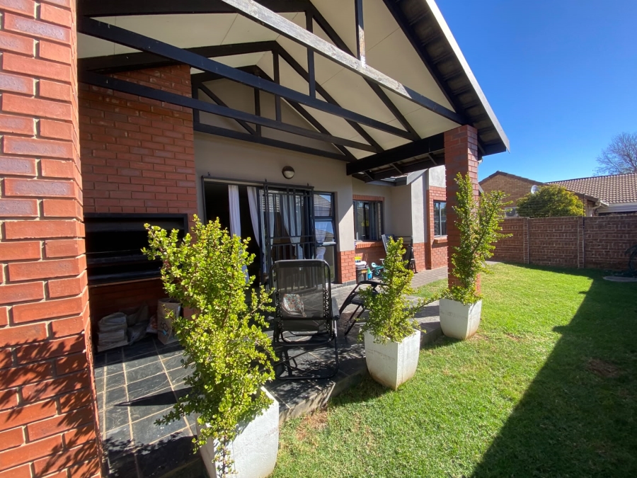 3 Bedroom Property for Sale in Equestria Gauteng