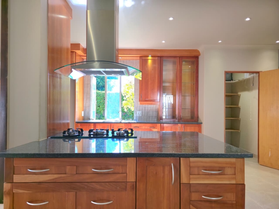 To Let 4 Bedroom Property for Rent in Waverley Gauteng