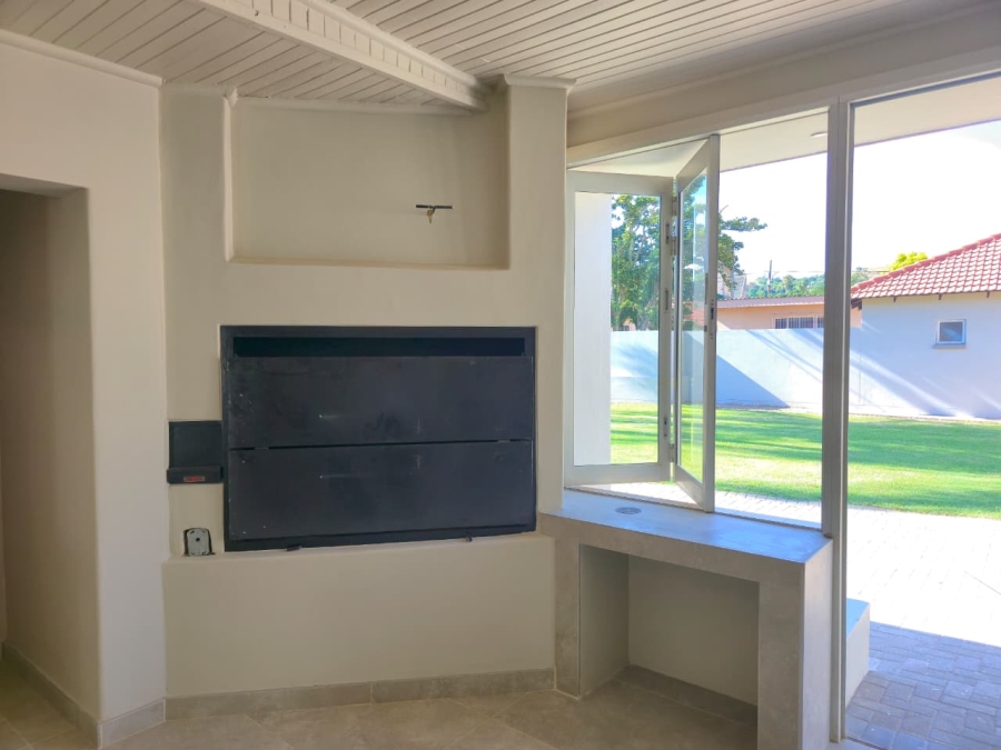 To Let 4 Bedroom Property for Rent in Waverley Gauteng