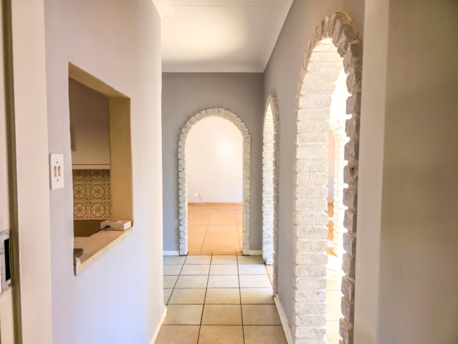 6 Bedroom Property for Sale in The Orchards Gauteng