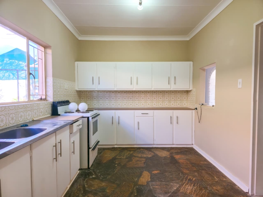6 Bedroom Property for Sale in The Orchards Gauteng