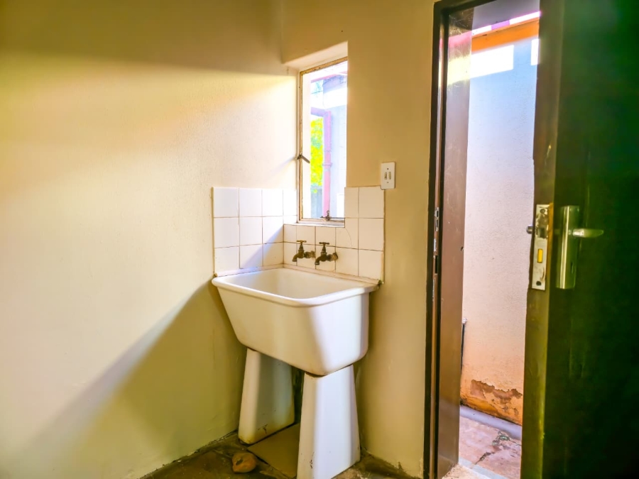6 Bedroom Property for Sale in The Orchards Gauteng