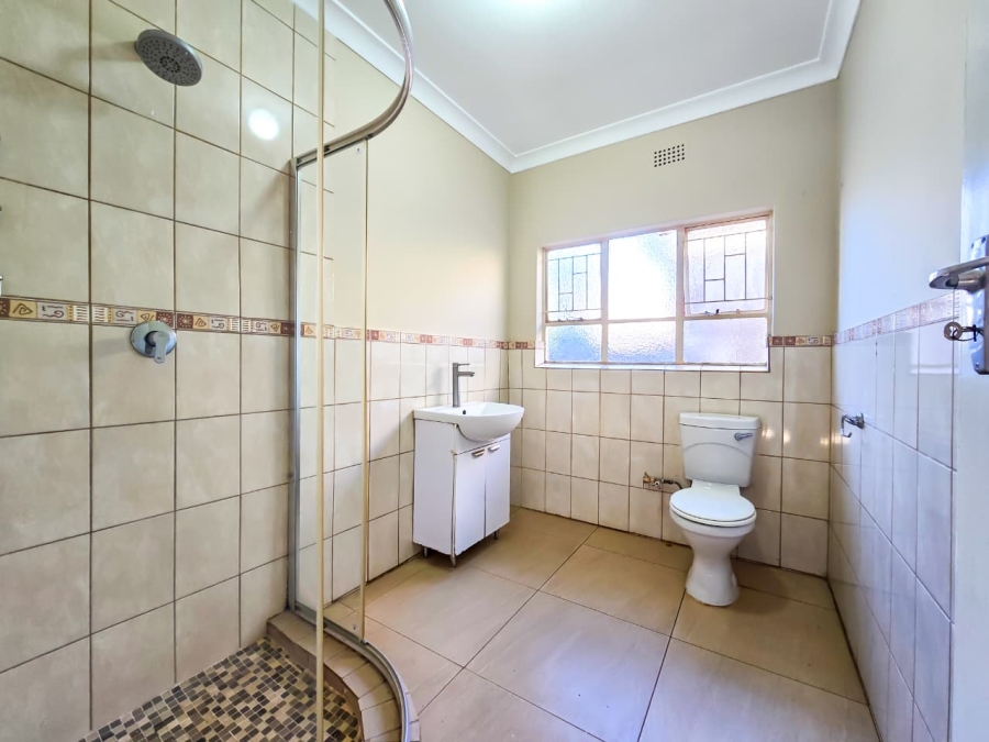6 Bedroom Property for Sale in The Orchards Gauteng