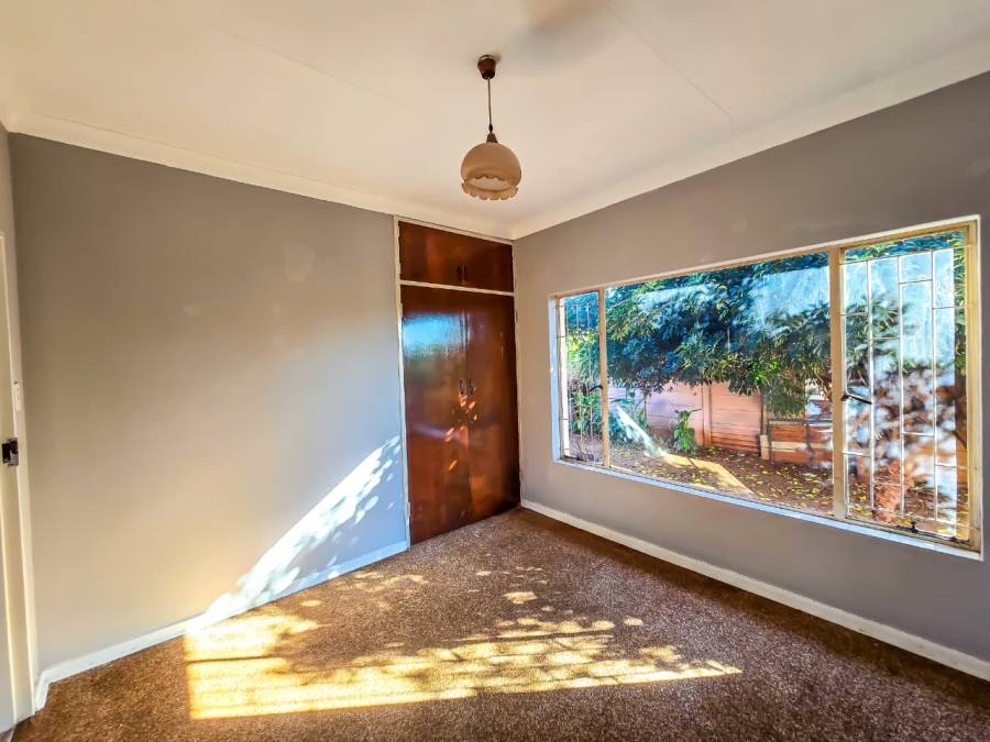 6 Bedroom Property for Sale in The Orchards Gauteng