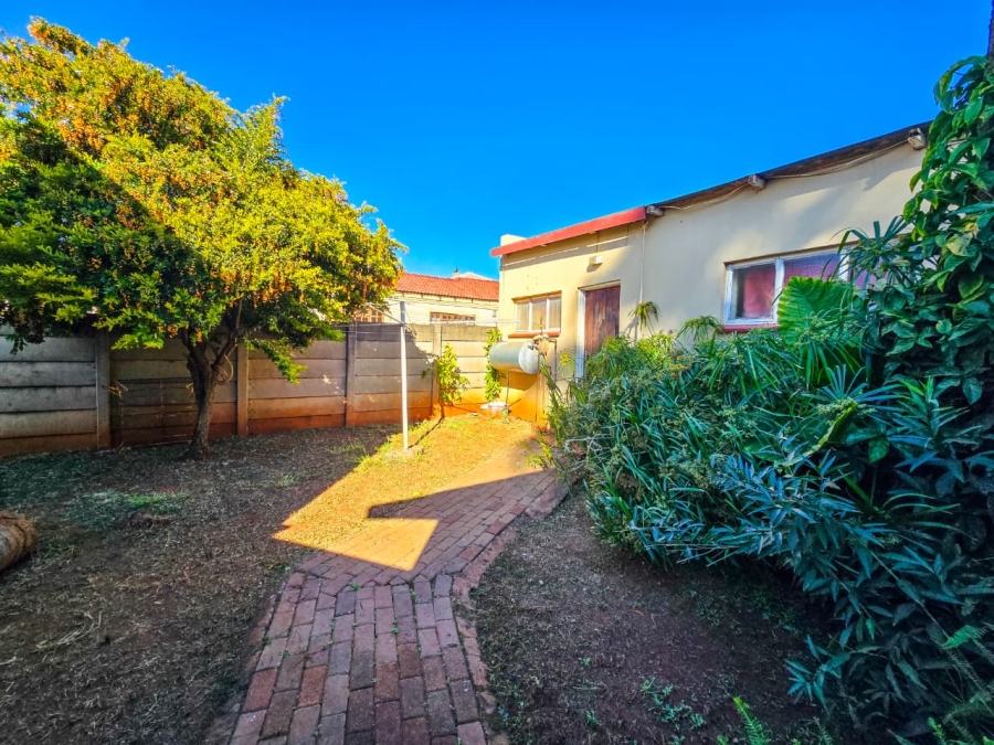 6 Bedroom Property for Sale in The Orchards Gauteng