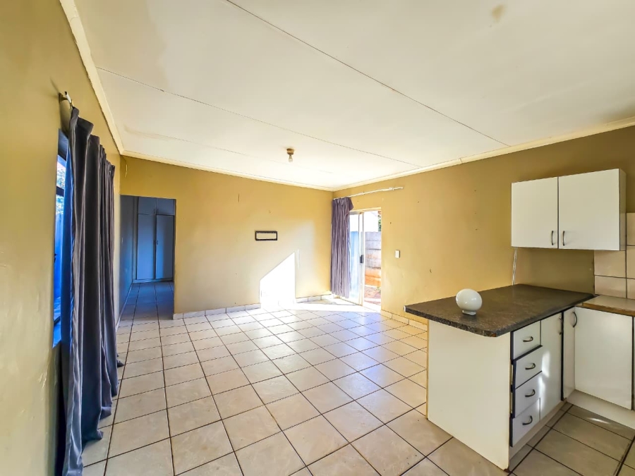 6 Bedroom Property for Sale in The Orchards Gauteng