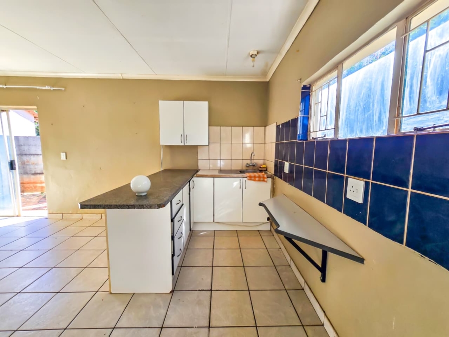 6 Bedroom Property for Sale in The Orchards Gauteng