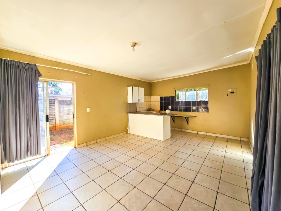 6 Bedroom Property for Sale in The Orchards Gauteng