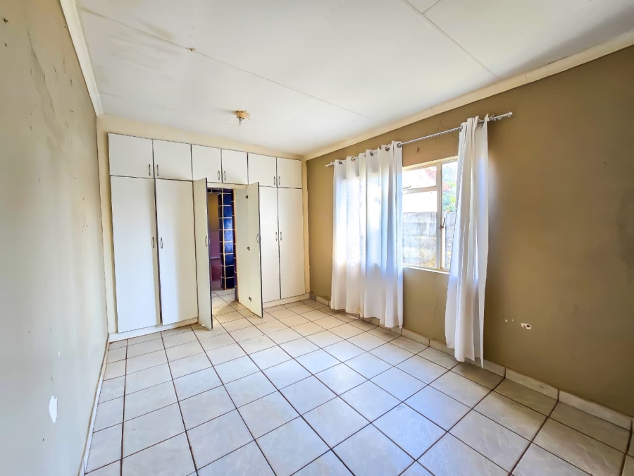 6 Bedroom Property for Sale in The Orchards Gauteng