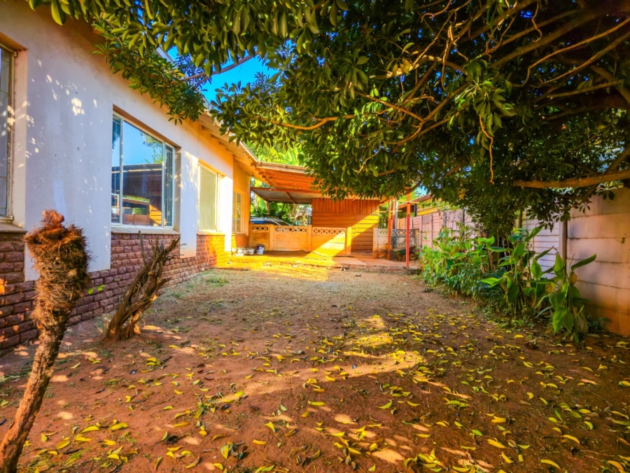 6 Bedroom Property for Sale in The Orchards Gauteng