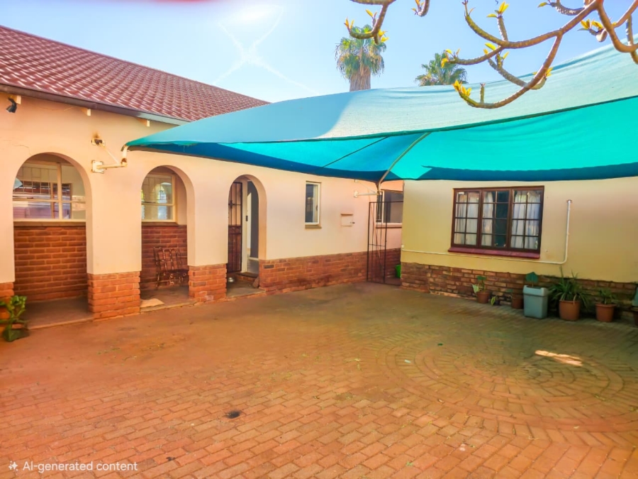 6 Bedroom Property for Sale in The Orchards Gauteng