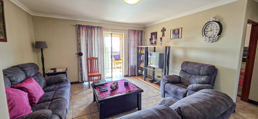 2 Bedroom Property for Sale in Magalieskruin Gauteng
