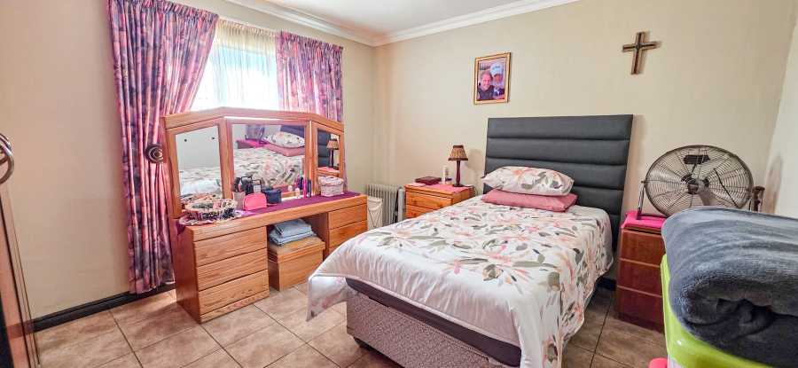 2 Bedroom Property for Sale in Magalieskruin Gauteng