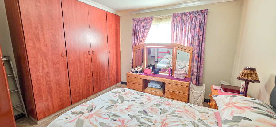 2 Bedroom Property for Sale in Magalieskruin Gauteng