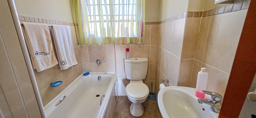 2 Bedroom Property for Sale in Magalieskruin Gauteng
