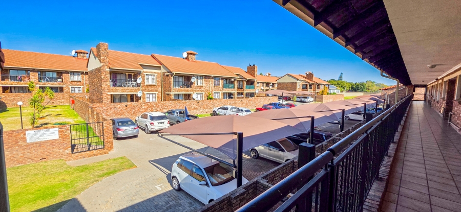 2 Bedroom Property for Sale in Magalieskruin Gauteng