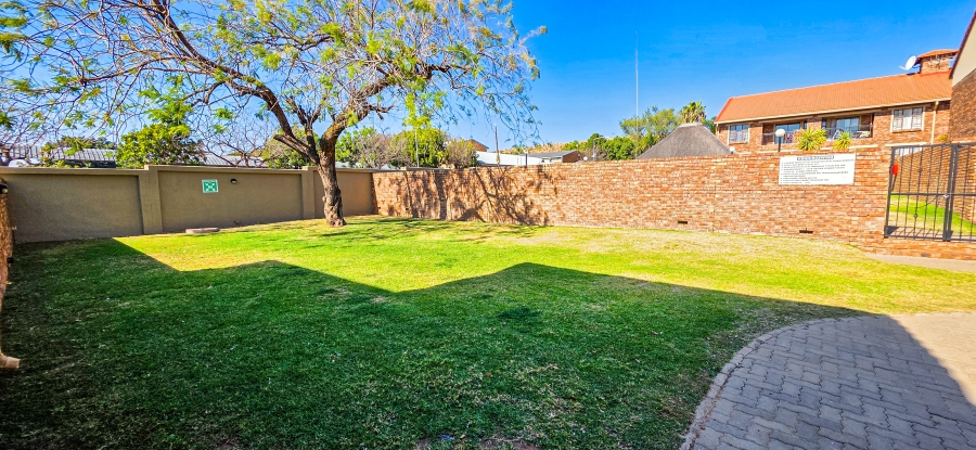 2 Bedroom Property for Sale in Magalieskruin Gauteng