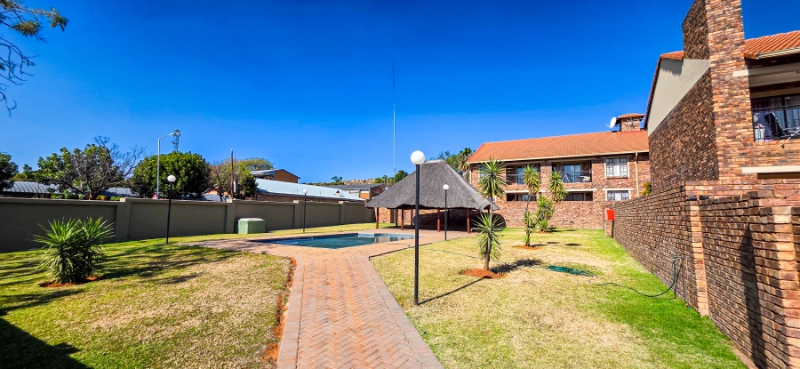 2 Bedroom Property for Sale in Magalieskruin Gauteng