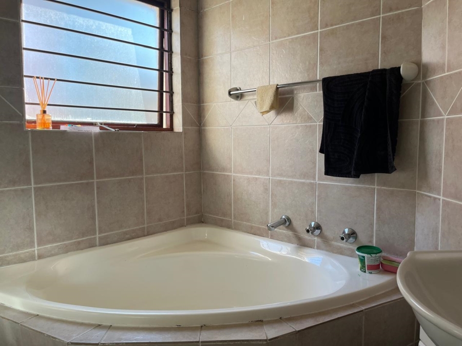 3 Bedroom Property for Sale in North Riding Gauteng