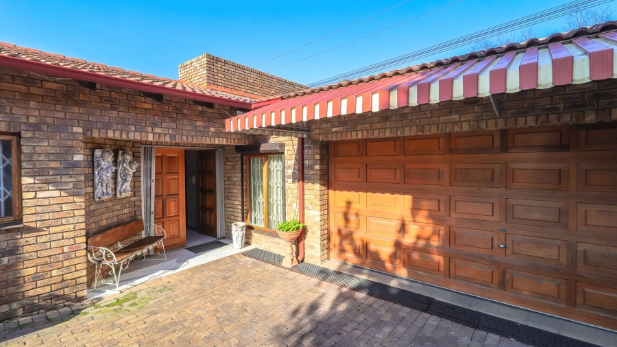 3 Bedroom Property for Sale in Bryanston Gauteng