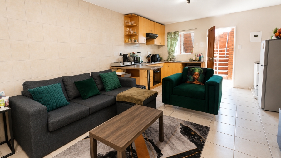 To Let 1 Bedroom Property for Rent in Die Hoewes Gauteng