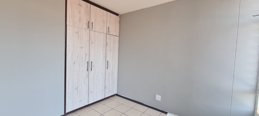 2 Bedroom Property for Sale in South Crest Gauteng