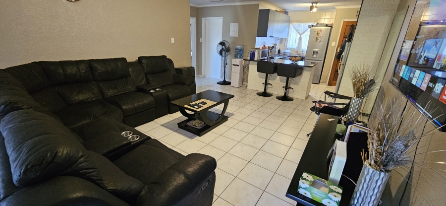 2 Bedroom Property for Sale in Meyersdal Gauteng