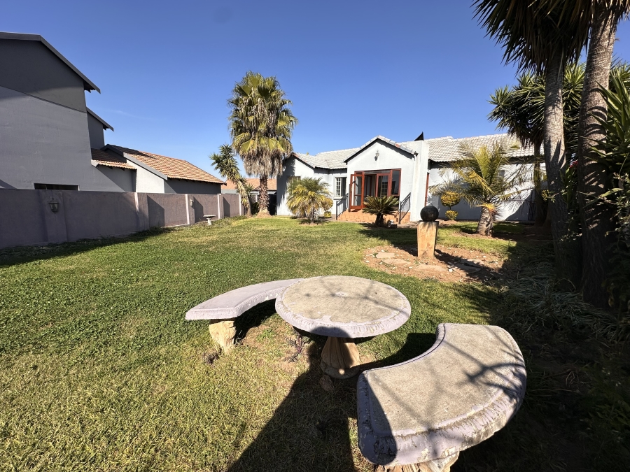 3 Bedroom Property for Sale in Thatchfield Estate Gauteng