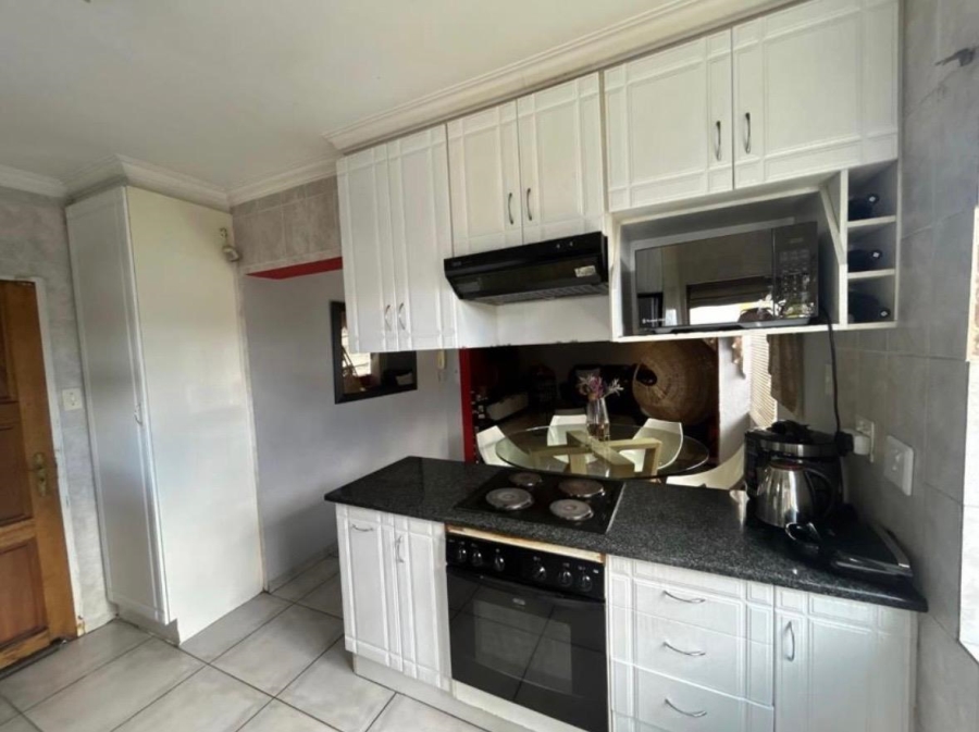 3 Bedroom Property for Sale in Sonneveld Gauteng