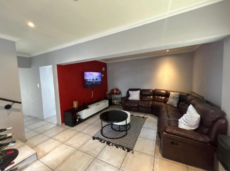 3 Bedroom Property for Sale in Sonneveld Gauteng