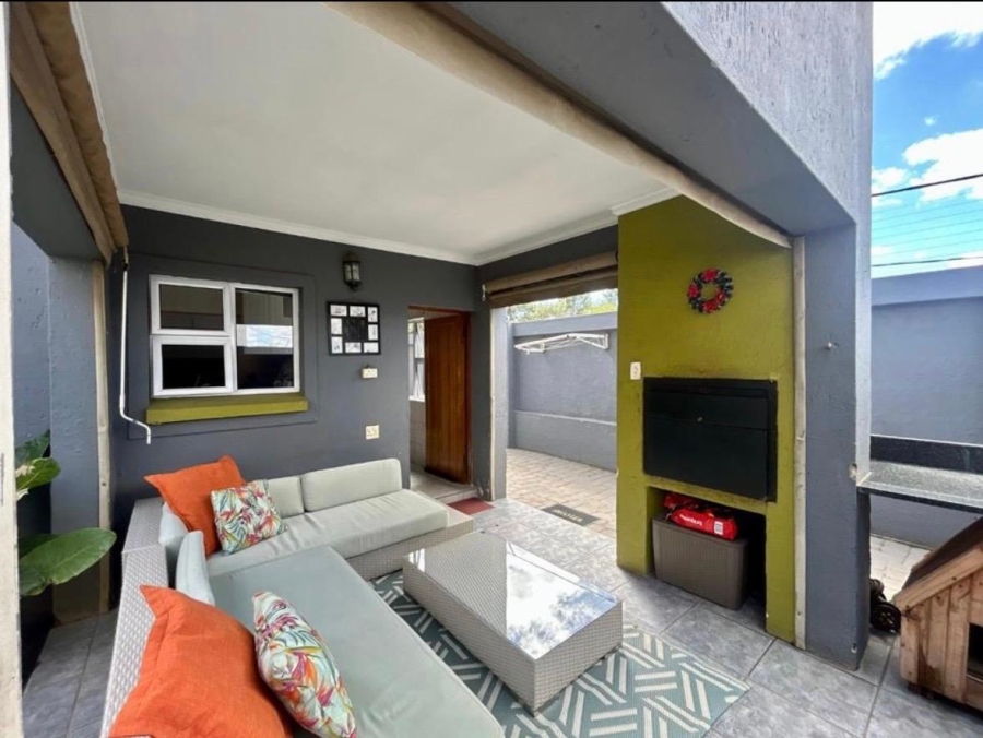 3 Bedroom Property for Sale in Sonneveld Gauteng