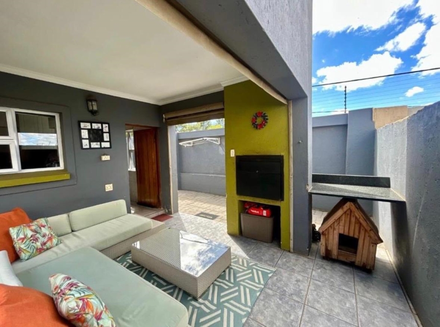 3 Bedroom Property for Sale in Sonneveld Gauteng