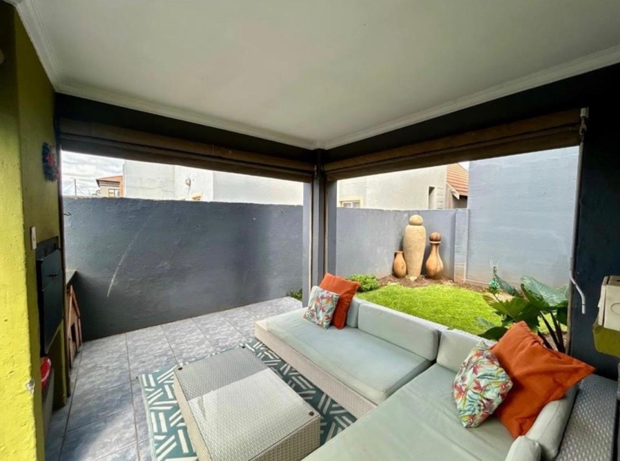 3 Bedroom Property for Sale in Sonneveld Gauteng