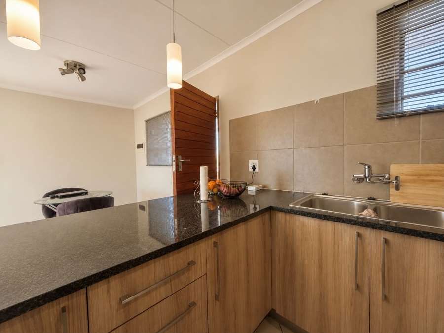 2 Bedroom Property for Sale in Monavoni Gauteng