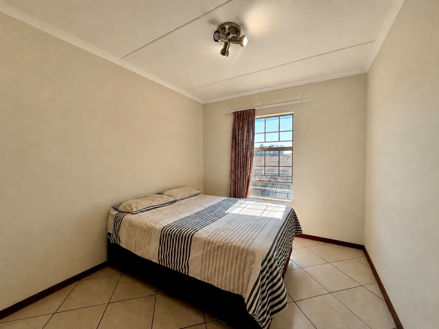 2 Bedroom Property for Sale in Monavoni Gauteng