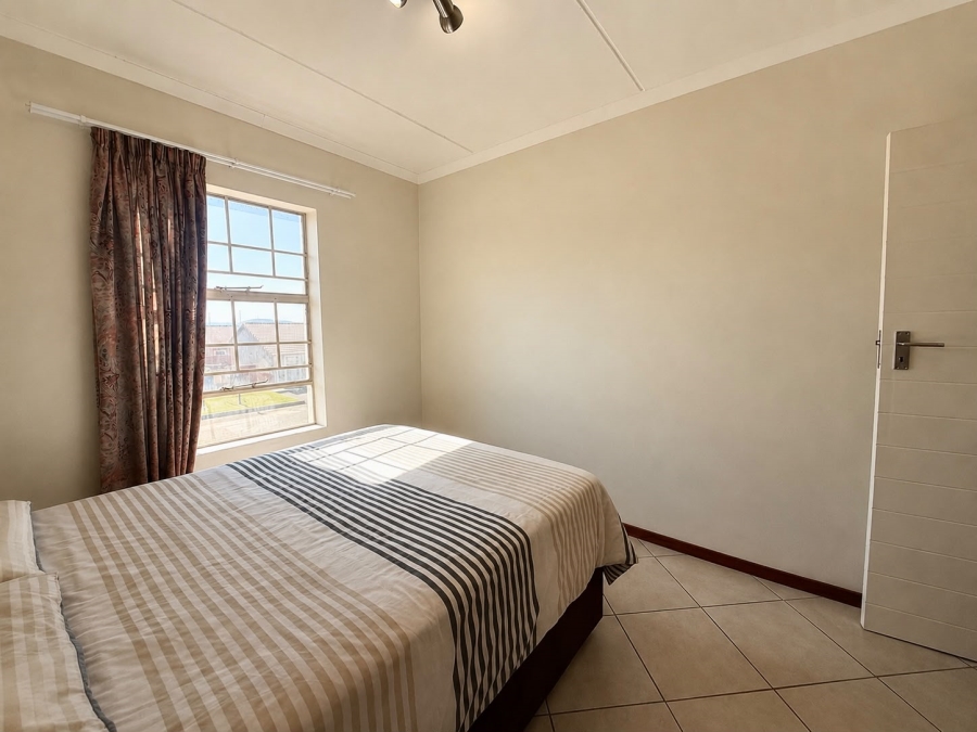 2 Bedroom Property for Sale in Monavoni Gauteng