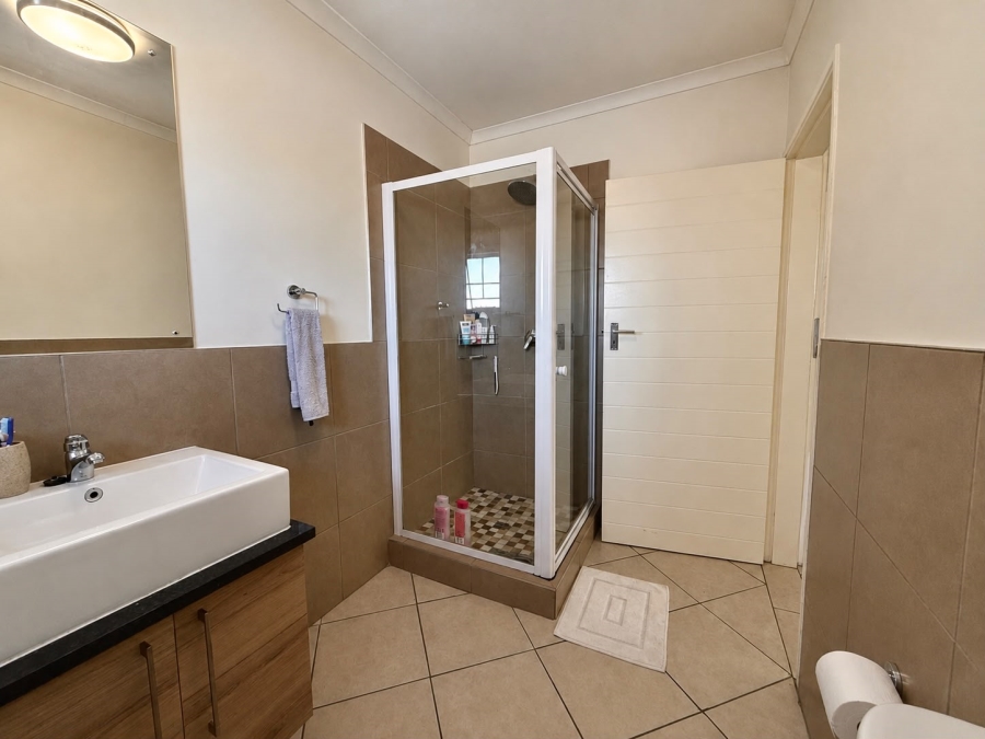 2 Bedroom Property for Sale in Monavoni Gauteng