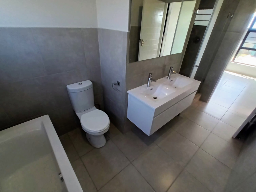 3 Bedroom Property for Sale in Amberfield Gauteng