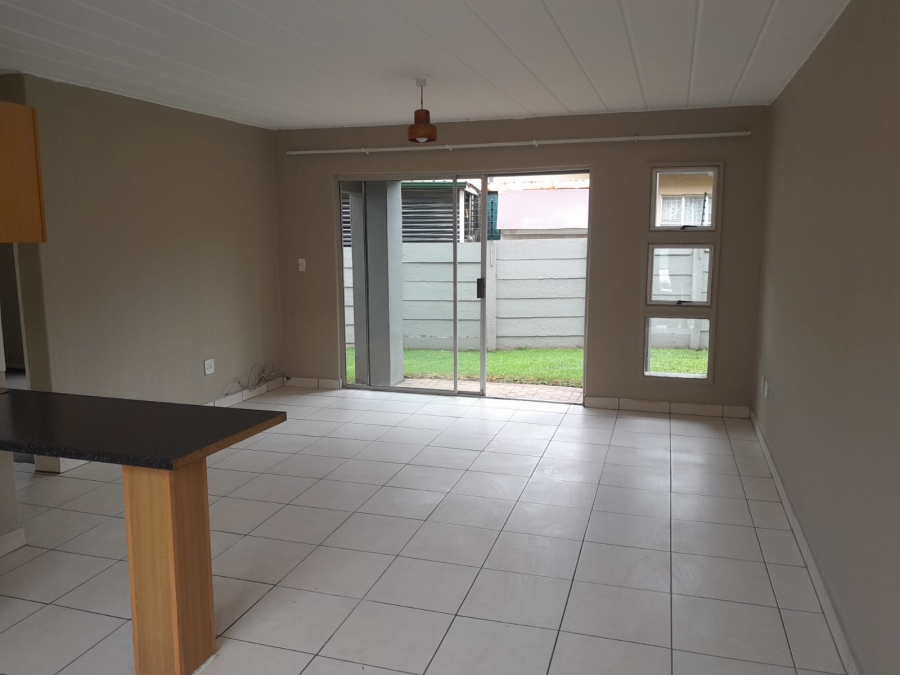 To Let 2 Bedroom Property for Rent in Verwoerdpark Gauteng