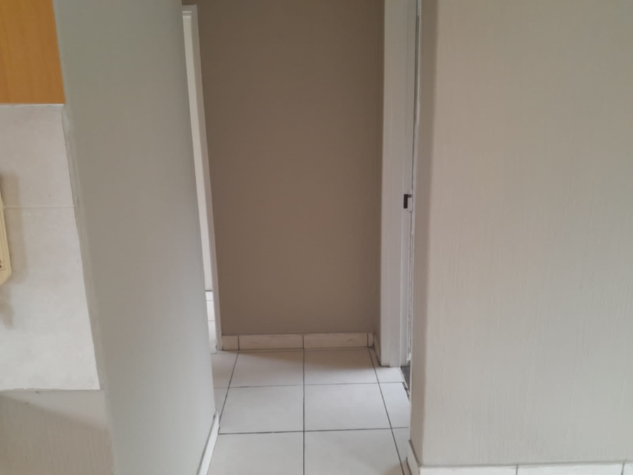 To Let 2 Bedroom Property for Rent in Verwoerdpark Gauteng