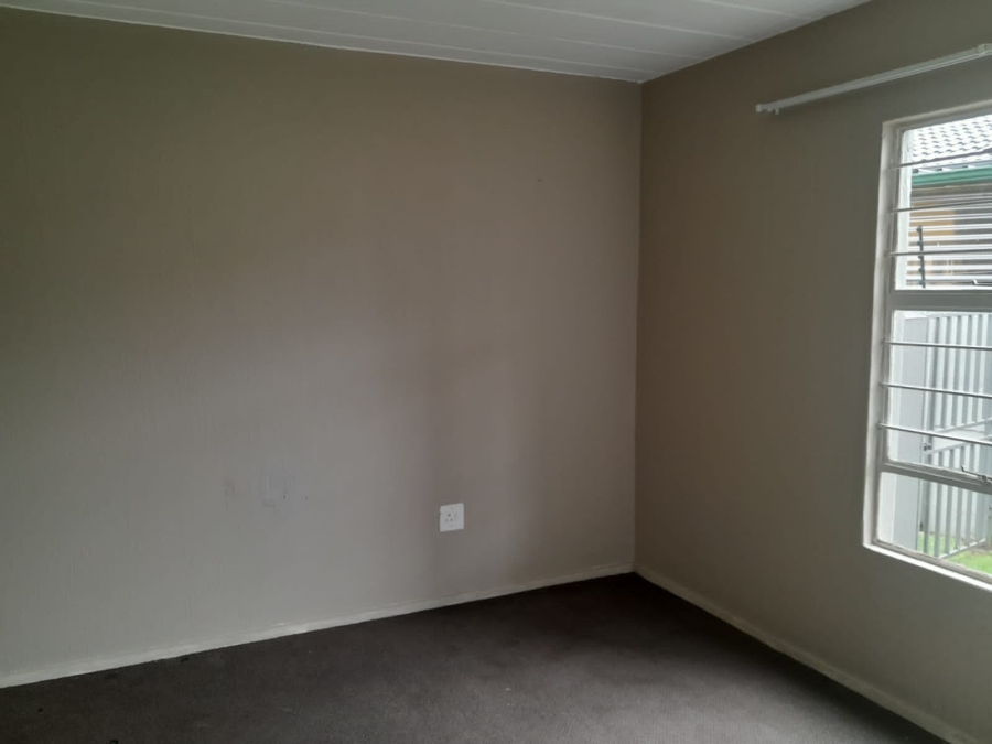 To Let 2 Bedroom Property for Rent in Verwoerdpark Gauteng
