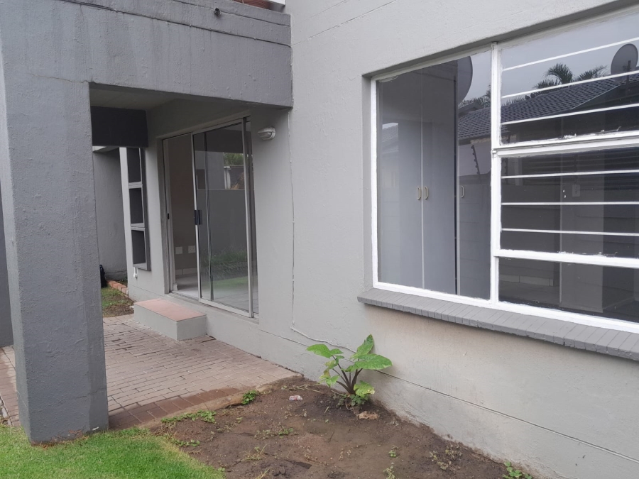 To Let 2 Bedroom Property for Rent in Verwoerdpark Gauteng