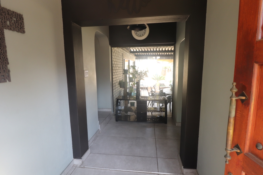 To Let 4 Bedroom Property for Rent in Terenure Gauteng