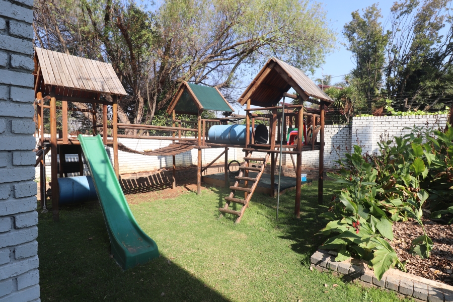 To Let 4 Bedroom Property for Rent in Terenure Gauteng