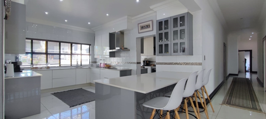 4 Bedroom Property for Sale in Eldoraigne Gauteng