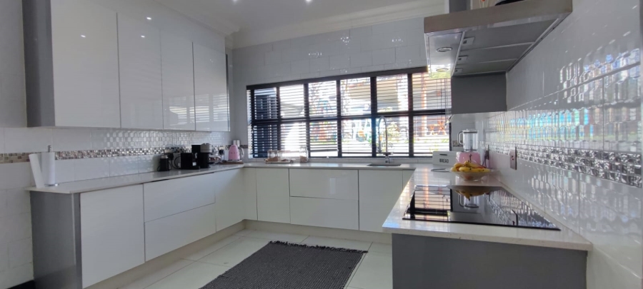 4 Bedroom Property for Sale in Eldoraigne Gauteng