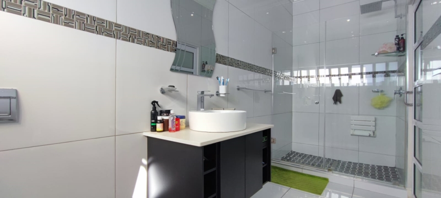 4 Bedroom Property for Sale in Eldoraigne Gauteng