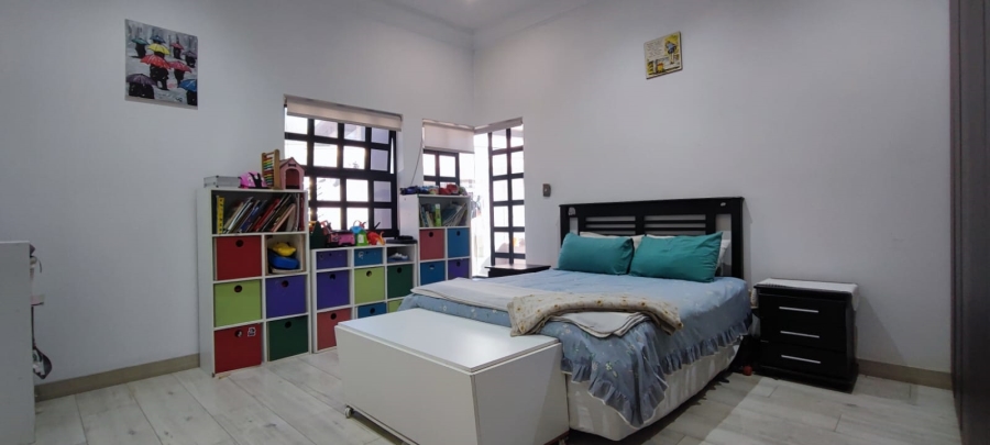 4 Bedroom Property for Sale in Eldoraigne Gauteng