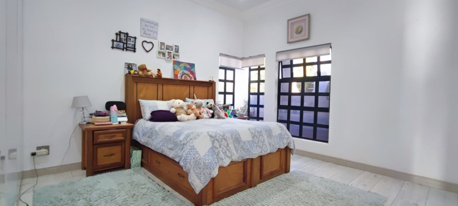 4 Bedroom Property for Sale in Eldoraigne Gauteng